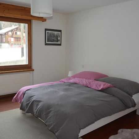 Haus Valaisia - Randa Bei Zermatt Apartment Exterior photo