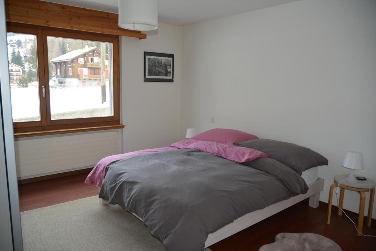 Haus Valaisia - Randa Bei Zermatt Apartment Exterior photo